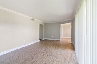 Orange North Apartments &amp; Villas in Apopka, FL - Foto de edificio - Building Photo