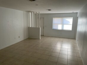 10022-10028 8th St N in Naples, FL - Building Photo - Building Photo