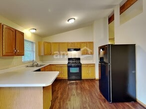 204 Inverness Trl in McHenry, IL - Building Photo - Building Photo