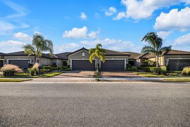 17688 Northwood Pl in Lakewood Ranch, FL - Building Photo - Building Photo