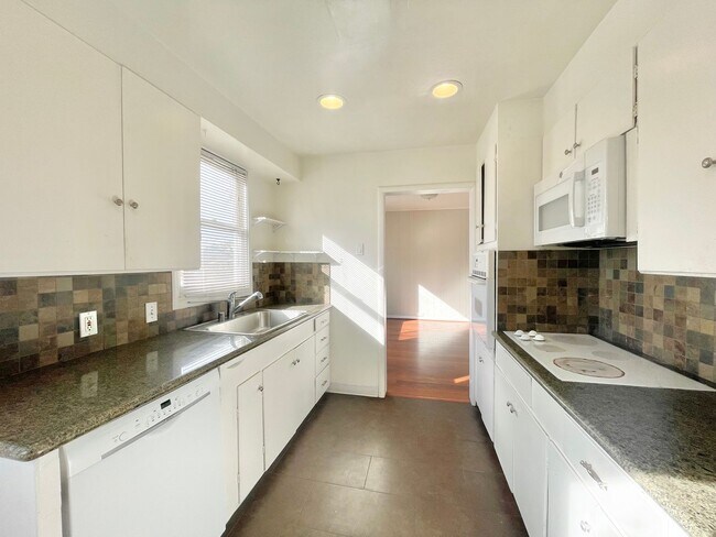 2626 S St-Unit -2628 in Sacramento, CA - Foto de edificio - Building Photo