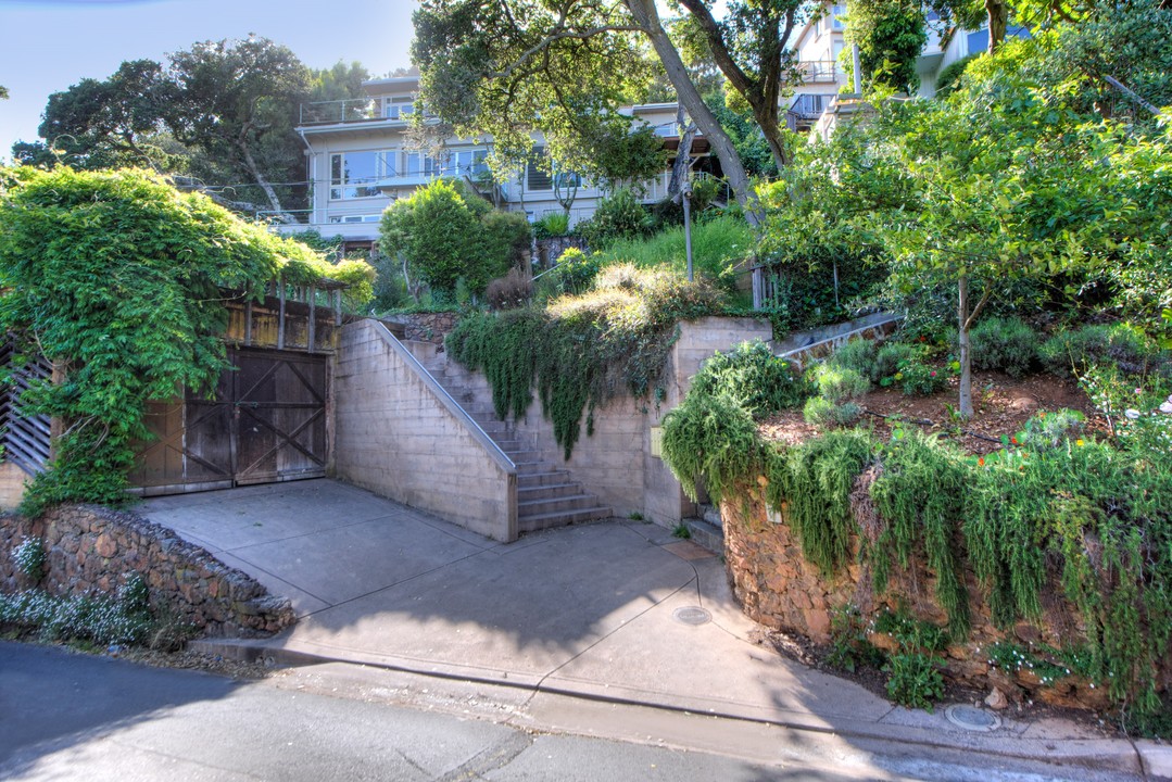 71 Central Ave in Sausalito, CA - Building Photo