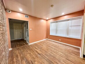 7926 S Luella Ave in Chicago, IL - Building Photo - Building Photo