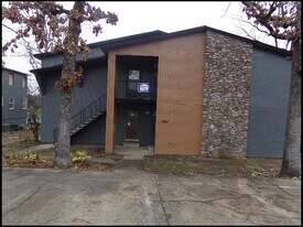 1807 Sanford Dr in Little Rock, AR - Building Photo