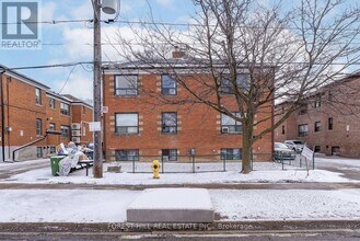 2839 Keele St in Toronto, ON - Building Photo - Building Photo