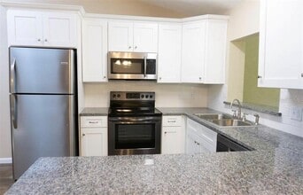 36 Rainstone Ln in Palm Coast, FL - Building Photo - Building Photo