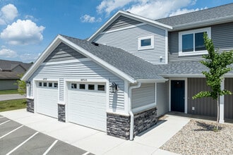 Fairway Corners Townhomes in Grandville, MI - Building Photo - Building Photo