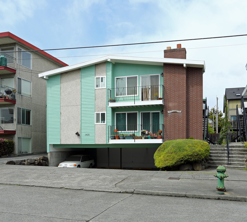 Bell Chateau in Seattle, WA - Building Photo