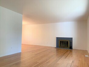 974 King Henry Way in El Dorado Hills, CA - Building Photo - Building Photo