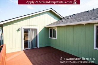 5051 Forsythia St in Springfield, OR - Building Photo - Building Photo