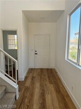 8725 Russet Hills Ct in Las Vegas, NV - Building Photo - Building Photo