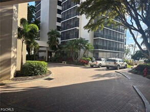 1900 Virginia Ave, Unit 103 in Ft. Myers, FL - Building Photo - Building Photo