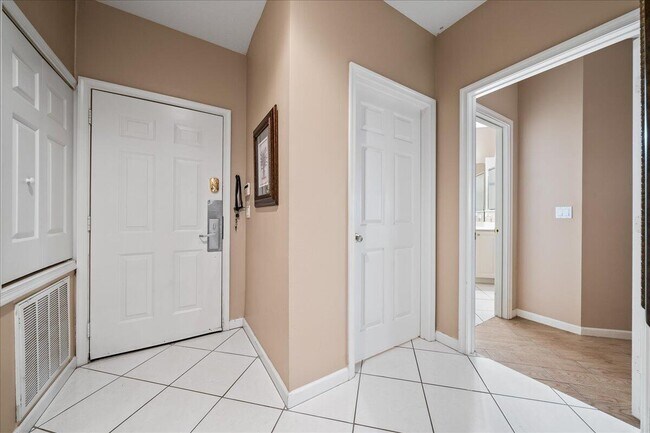 8264 Mulligan Cir in Port St. Lucie, FL - Building Photo - Building Photo