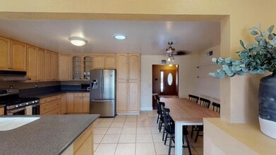 11370 Travis Pl in San Diego, CA - Building Photo - Building Photo