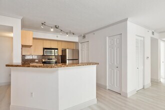810 Villa Cir in Boynton Beach, FL - Building Photo - Building Photo
