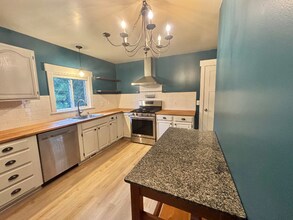 1473 Greenbrier Dr in Traverse City, MI - Building Photo - Building Photo