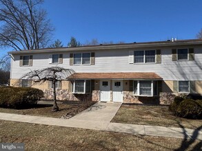 2110-2 Whitpain Hills in Blue Bell, PA - Building Photo - Building Photo