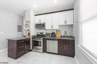 21 Wheeler St in Montclair, NJ - Building Photo - Building Photo