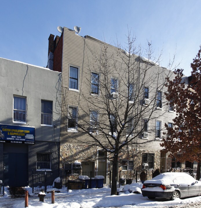 195 Irving Ave in Brooklyn, NY - Building Photo