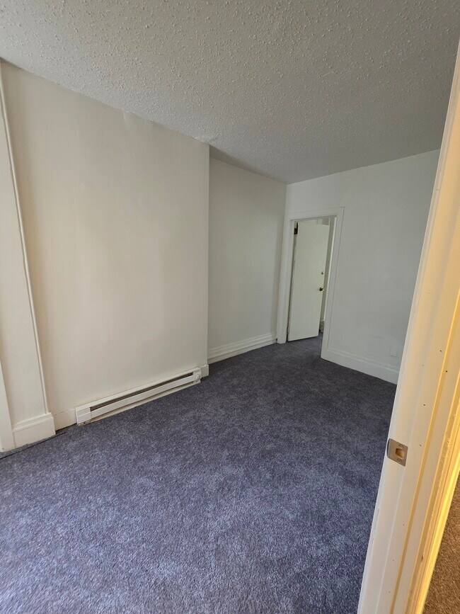 708 Swede St, Unit 2 in Norristown, PA - Building Photo - Building Photo