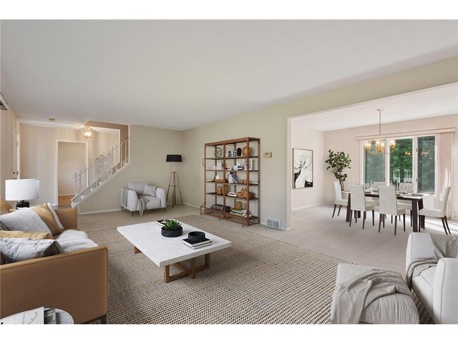 16091 Highwood Dr in Minnetonka, MN - Building Photo - Building Photo