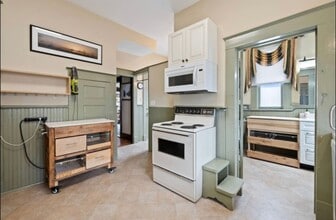 11 S Court St in Luray, VA - Building Photo - Building Photo