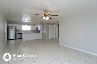 2210 E Claire Dr in Phoenix, AZ - Building Photo - Building Photo