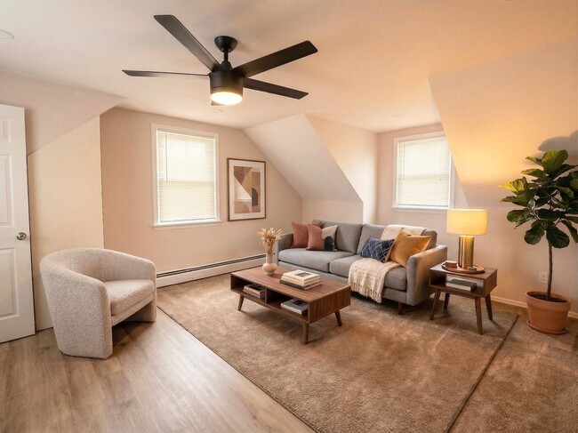 217 N Delaware Ave in Lindenhurst, NY - Foto de edificio - Building Photo