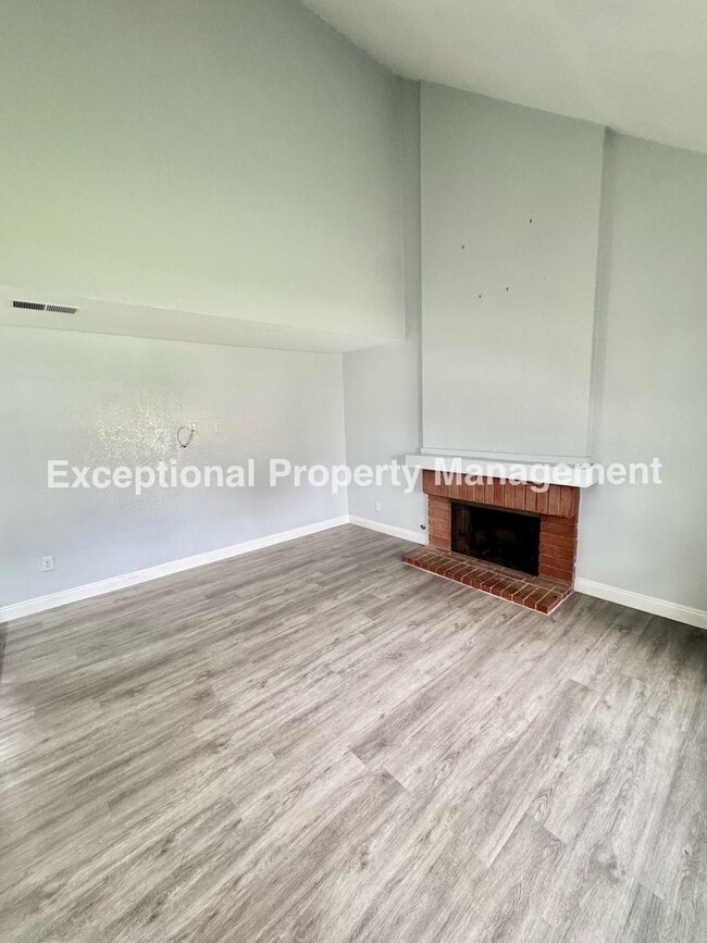 1008 E Bermuda Dunes St in Ontario, CA - Building Photo - Building Photo