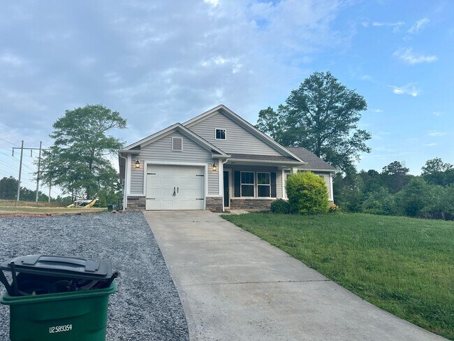244 Sanders Rd in Clemson, SC - Building Photo - Building Photo