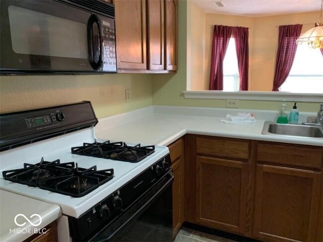 12656 Crescent Dr in Carmel, IN - Building Photo - Building Photo