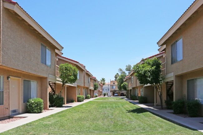 Fountain Place in Peoria, AZ - Foto de edificio - Building Photo