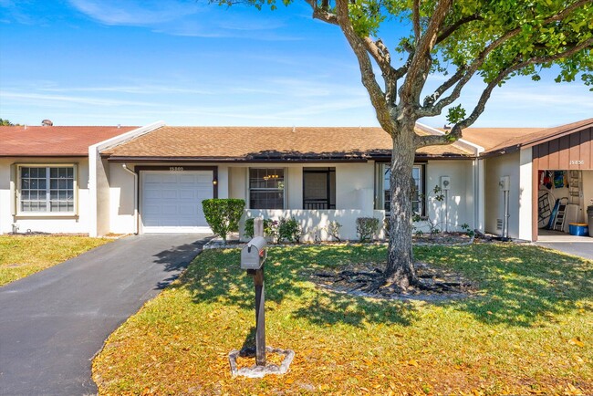 property at 15860 Laurel Oak Cir
