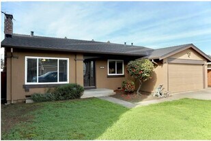 1205 Clear Lake Ct in Milpitas, CA - Building Photo