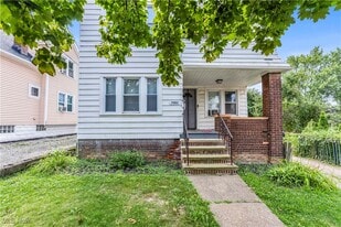 7902 Rosewood Ave in Cleveland, OH - Building Photo