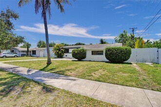 9910 Bahama Dr in Cutler Bay, FL - Building Photo - Building Photo