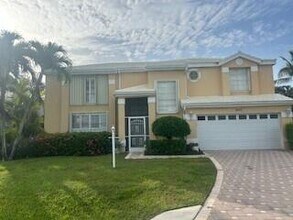 9197 SE Deerberry Pl in Tequesta, FL - Building Photo - Building Photo