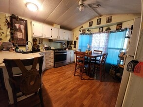 516 San Mateo Ave in Gerber, CA - Building Photo - Building Photo