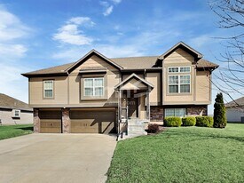 9302 SE 2nd St in Blue Springs, MO - Building Photo