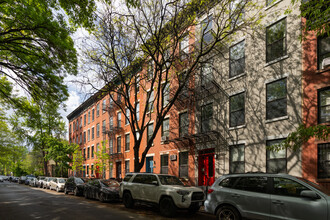 107 Wyckoff St in Brooklyn, NY - Foto de edificio - Building Photo