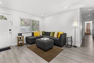 3204 NW 10th St in Gainesville, FL - Building Photo - Building Photo