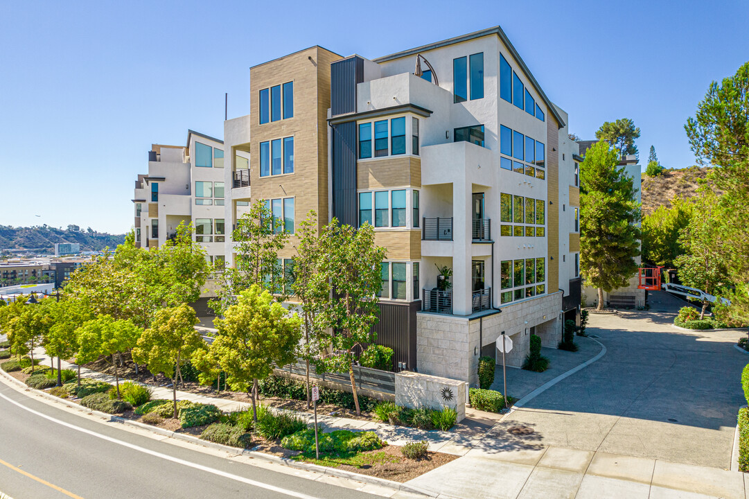 Lucent I in San Diego, CA - Building Photo