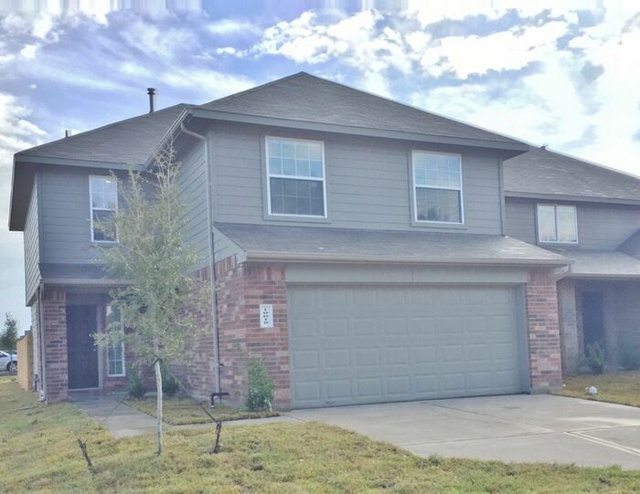 10018 Piave Drive in Houston, TX - Building Photo
