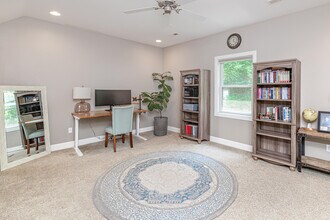 2 E Clarkson Rd in Columbia, MO - Building Photo - Building Photo