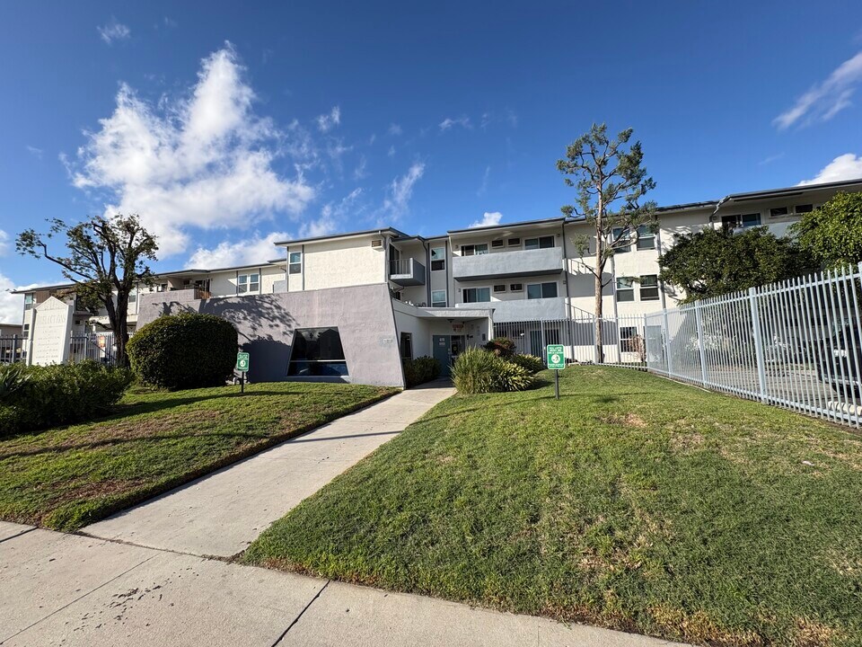 Reflections at Barbara Ann in North Hollywood, CA - Building Photo
