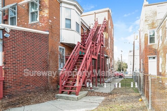 212 E Broad St in Burlington, NJ - Foto de edificio - Building Photo