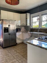 646 Breys Ave NE in Salem, OR - Building Photo - Building Photo