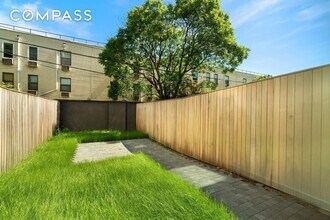 33 Carroll St in Brooklyn, NY - Building Photo - Building Photo