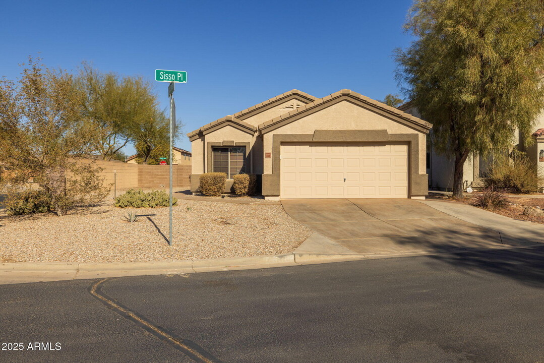 6906 E Sisso Pl in Florence, AZ - Building Photo