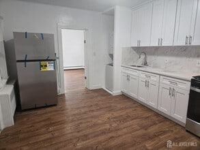 12 N 6th Ave in Manville, NJ - Building Photo - Building Photo